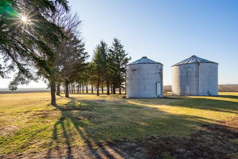 Tiny photo for 190 N 20th Road, Peru, IL 61354 (MLS # 12589402)