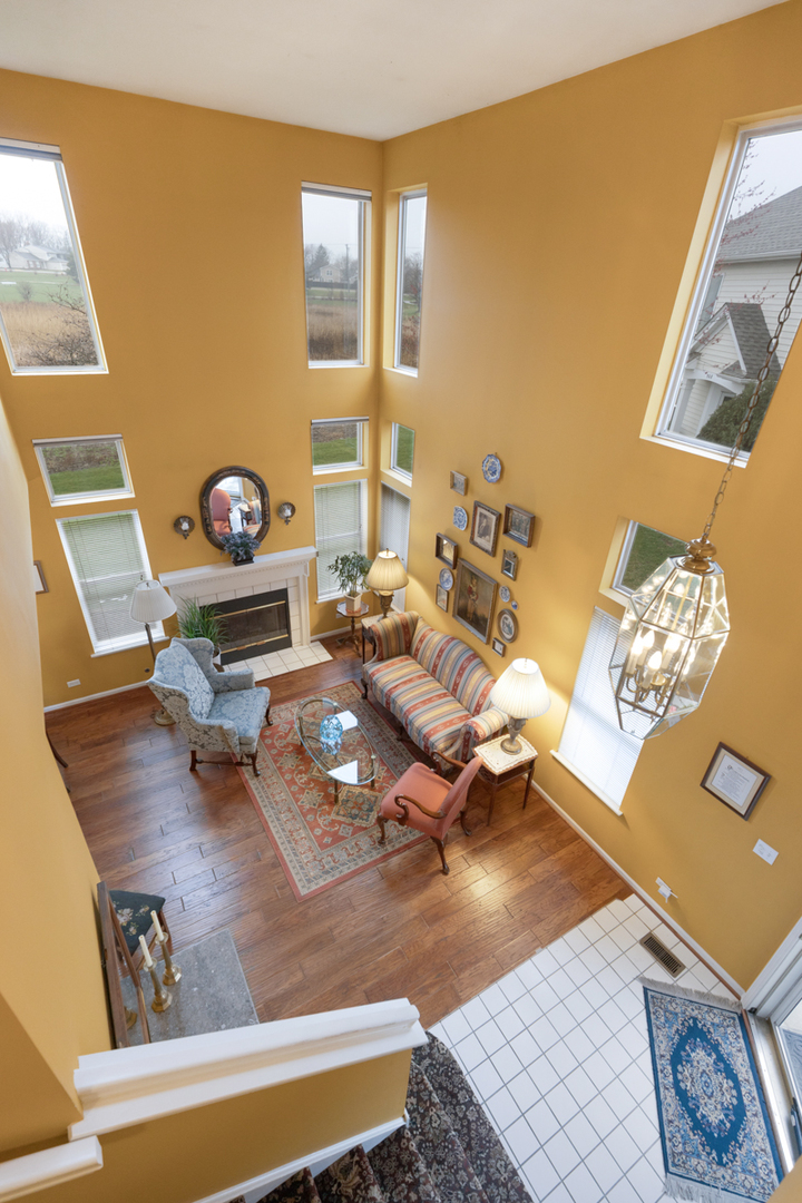 910 Waterford Lane