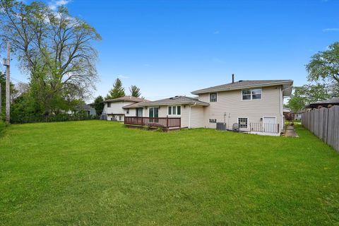 Tiny photo for 1315 Prince Drive, South Holland, IL 60473 (MLS # 12619343)