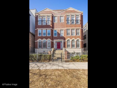 Tiny photo for 3042 N Oakley Avenue #3S, Chicago, IL 60618 (MLS # 12586827)