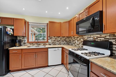 Tiny photo for 4 AMY Drive, Oswego, IL 60543 (MLS # 12582729)