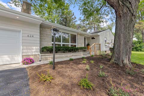 Tiny photo for 624 Willow Lane, Geneva, IL 60134 (MLS # 12702678)
