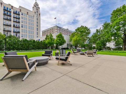 Tiny photo for 500 W SUPERIOR Street #1504, Chicago, IL 60654 (MLS # 12502522)