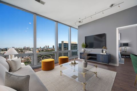 Tiny photo for 500 W SUPERIOR Street #1504, Chicago, IL 60654 (MLS # 12502522)