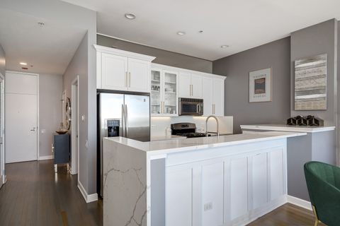 Tiny photo for 500 W SUPERIOR Street #1504, Chicago, IL 60654 (MLS # 12502522)