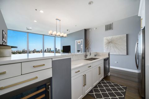 Tiny photo for 500 W SUPERIOR Street #1504, Chicago, IL 60654 (MLS # 12502522)