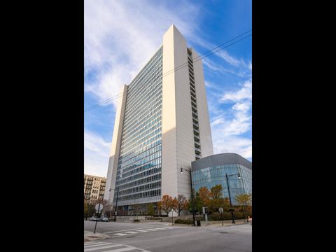 500 W SUPERIOR Street 1504 Chicago IL 60654