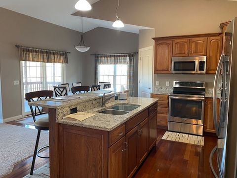 Tiny photo for 2882 Villa Court, Bettendorf, IA 52722 (MLS # 12559413)