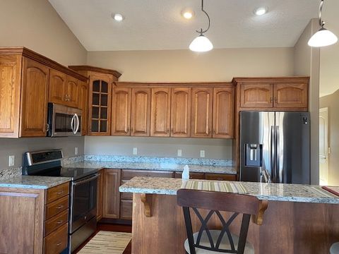 Tiny photo for 2882 Villa Court, Bettendorf, IA 52722 (MLS # 12559413)