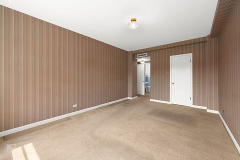 Tiny photo for 1500 Hinman Avenue #302, Evanston, IL 60201 (MLS # 12485734)