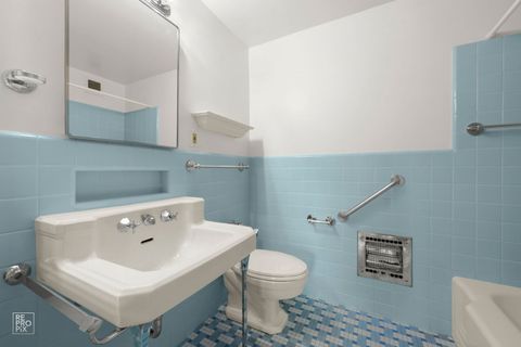 Tiny photo for 1500 Hinman Avenue #302, Evanston, IL 60201 (MLS # 12485734)