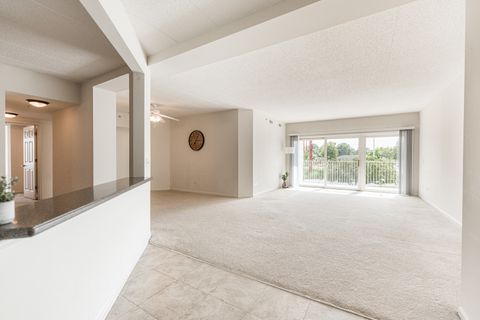Tiny photo for 201 W Brush Hill Road #107, Elmhurst, IL 60126 (MLS # 12486172)