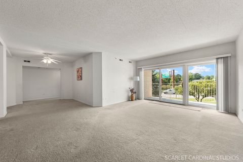Tiny photo for 201 W Brush Hill Road #107, Elmhurst, IL 60126 (MLS # 12486172)