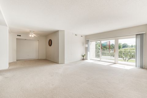 Tiny photo for 201 W Brush Hill Road #107, Elmhurst, IL 60126 (MLS # 12486172)
