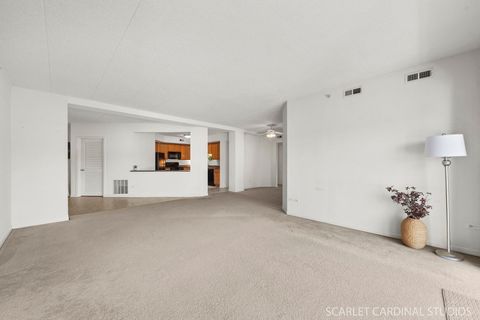 Tiny photo for 201 W Brush Hill Road #107, Elmhurst, IL 60126 (MLS # 12486172)