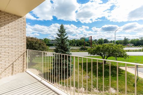 Tiny photo for 201 W Brush Hill Road #107, Elmhurst, IL 60126 (MLS # 12486172)