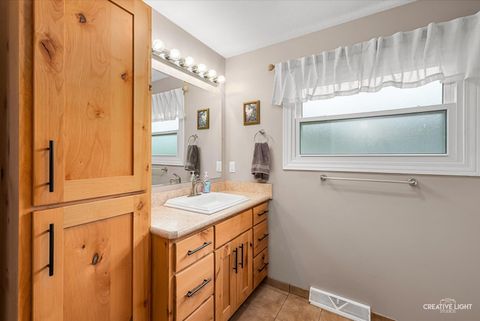 Tiny photo for 24325 Marble Road, Channahon, IL 60410 (MLS # 12660364)
