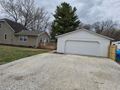 Tiny photo for 101 N 6th Avenue, New Windsor, IL 61465 (MLS # 12613146)