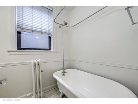 Tiny photo for 726 W Sheridan Road #1N, Chicago, IL 60613 (MLS # 12467247)