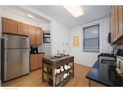 Tiny photo for 726 W Sheridan Road #1N, Chicago, IL 60613 (MLS # 12467247)
