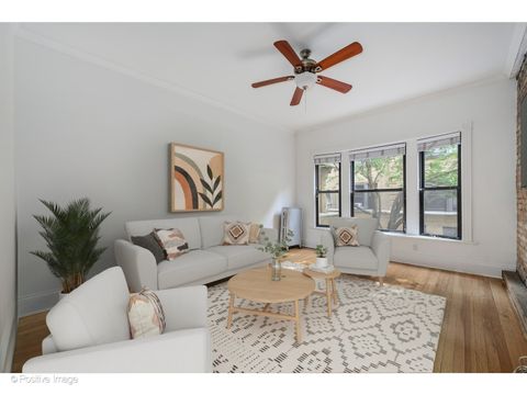 Tiny photo for 726 W Sheridan Road #1N, Chicago, IL 60613 (MLS # 12467247)