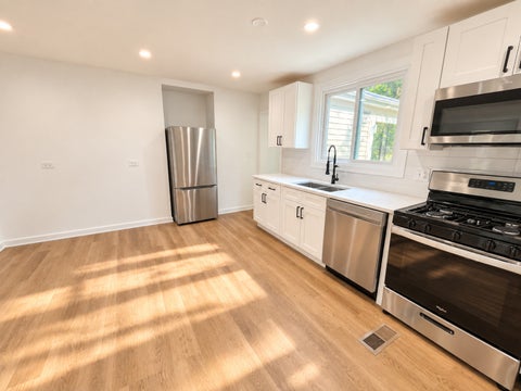 Tiny photo for 14925 Riverside Drive, South Holland, IL 60473 (MLS # 12776632)