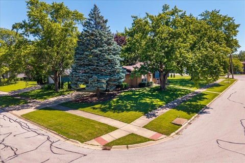 Tiny photo for 5 Redstart Road, Naperville, IL 60565 (MLS # 12774582)