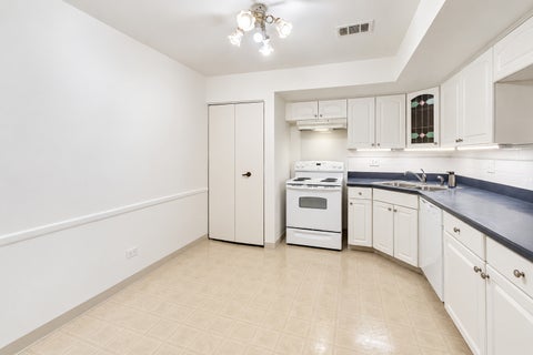 Tiny photo for 701 Ridge Road #3B, Wilmette, IL 60091 (MLS # 12782955)