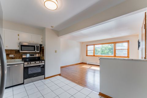 Tiny photo for 342 Beach Avenue #2B, La Grange Park, IL 60526 (MLS # 12678971)