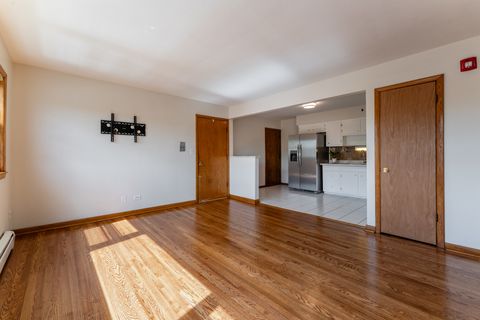 Tiny photo for 342 Beach Avenue #2B, La Grange Park, IL 60526 (MLS # 12678971)