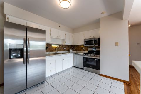 Tiny photo for 342 Beach Avenue #2B, La Grange Park, IL 60526 (MLS # 12678971)