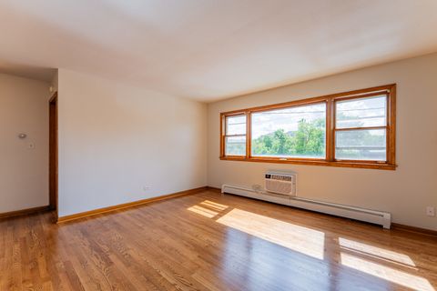 Tiny photo for 342 Beach Avenue #2B, La Grange Park, IL 60526 (MLS # 12678971)
