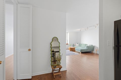 Tiny photo for 720 W Gordon Terrace #11A, Chicago, IL 60613 (MLS # 12586762)