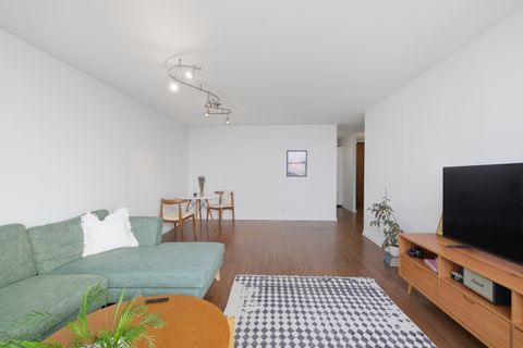 Tiny photo for 720 W Gordon Terrace #11A, Chicago, IL 60613 (MLS # 12586762)