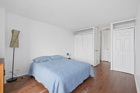 Tiny photo for 720 W Gordon Terrace #11A, Chicago, IL 60613 (MLS # 12586762)