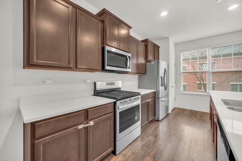 Tiny photo for 60 Grey Wolf Drive, Wheeling, IL 60090 (MLS # 12593585)