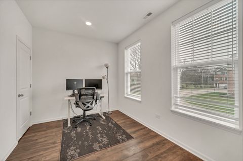 Tiny photo for 60 Grey Wolf Drive, Wheeling, IL 60090 (MLS # 12593585)