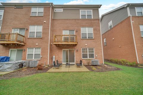 Tiny photo for 60 Grey Wolf Drive, Wheeling, IL 60090 (MLS # 12593585)