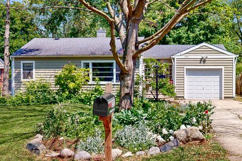 1608 Pleasant Avenue McHenry IL 60050