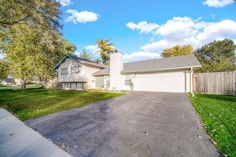 Tiny photo for 5763 Edison Circle, Hanover Park, IL 60133 (MLS # 12507934)