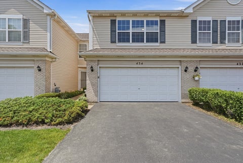 Photo of 434 Windham Cove Drive, Crystal Lake, IL 60014 (MLS # 12665568)