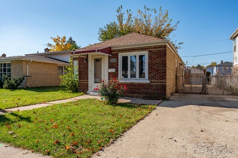 Tiny photo for 4418 Madison Avenue, Brookfield, IL 60513 (MLS # 12797370)