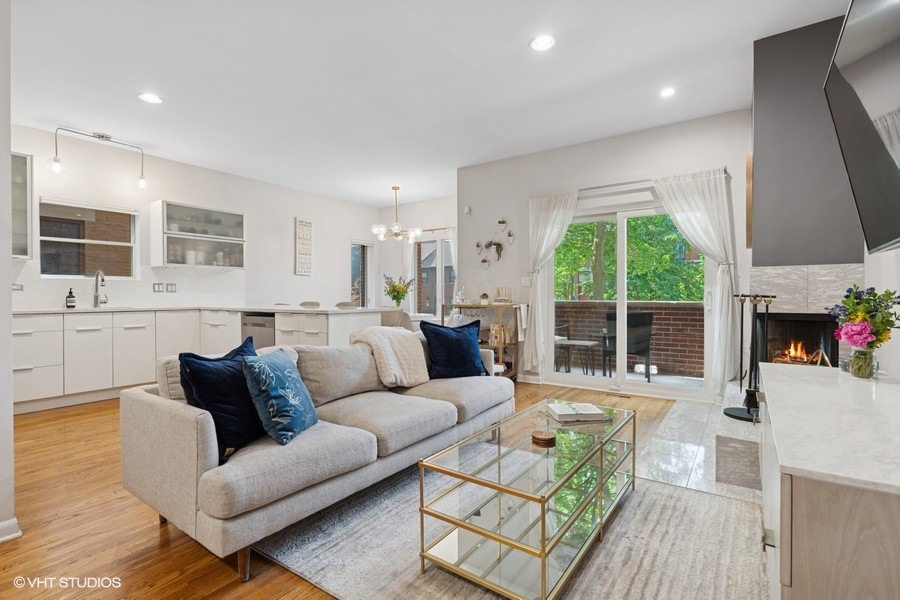 2132 W Evergreen Avenue 1D