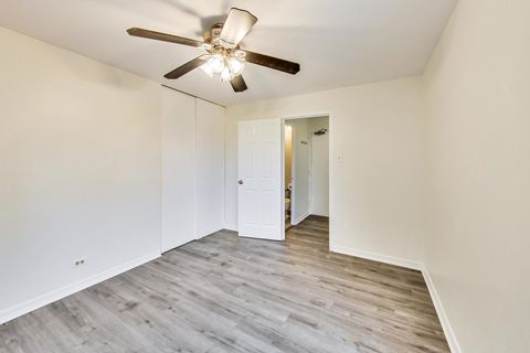 Tiny photo for 708 W Bittersweet Place #512, Chicago, IL 60613 (MLS # 12589060)