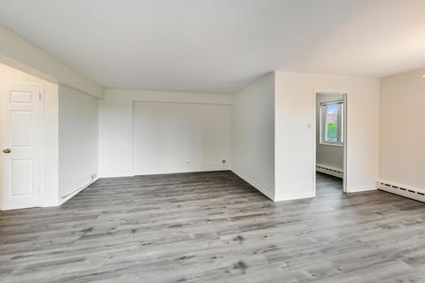 Tiny photo for 708 W Bittersweet Place #512, Chicago, IL 60613 (MLS # 12589060)