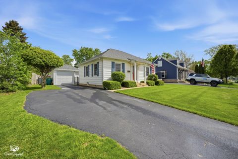 Tiny photo for 1611 Marquette Road, Joliet, IL 60435 (MLS # 12639375)