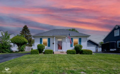 Photo of 1611 Marquette Road, Joliet, IL 60435 (MLS # 12639375)