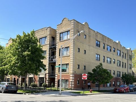 2702 W Cortland Street 3 Chicago IL 60647