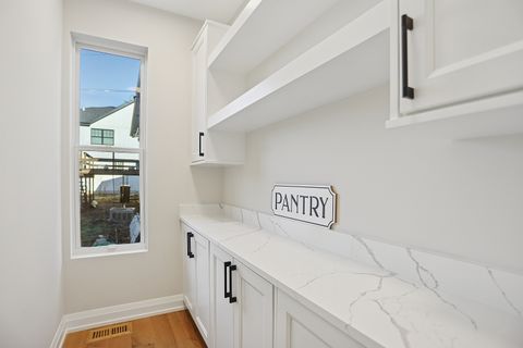 Tiny photo for 1326 N Race Avenue, Arlington Heights, IL 60004 (MLS # 12486774)