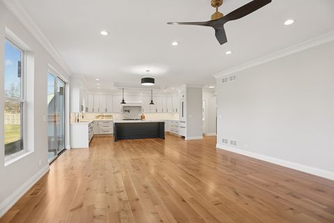 Tiny photo for 1326 N Race Avenue, Arlington Heights, IL 60004 (MLS # 12486774)